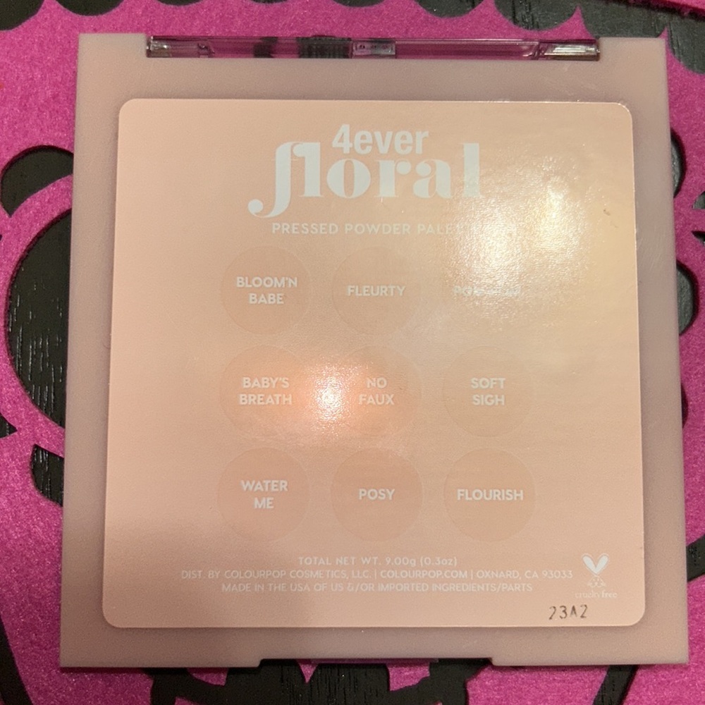 Colourpop 4Ever Floral eyeshadow palette - Picture 4 of 4